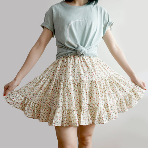 Gestufter Rock mit Blümchenmuster