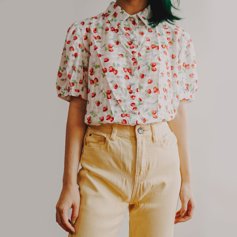 Camisa abotonada de cuadros escoceses con fresas