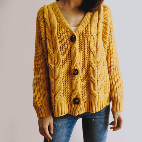 Strickjacke mit Zopfmuster