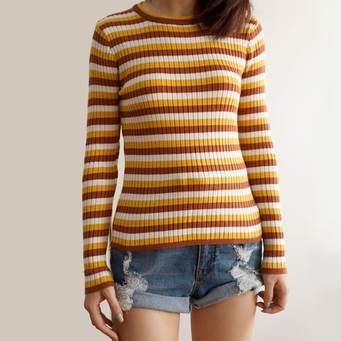 Gerippter Pullover mit Colorblock-Streifen