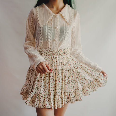 Spitzenhemd mit spitzem Kragen und Knopfleiste