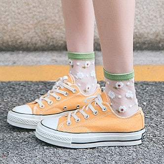 Sheer Daisy Socks
