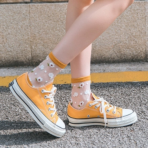 Sheer Daisy Socks