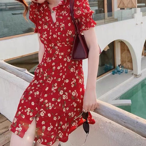 Kleid mit Blumenblüten-Puffärmeln