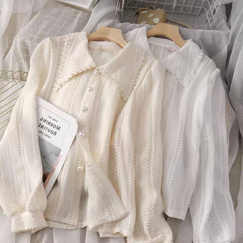 Spitzenhemd mit spitzem Kragen und Knopfleiste