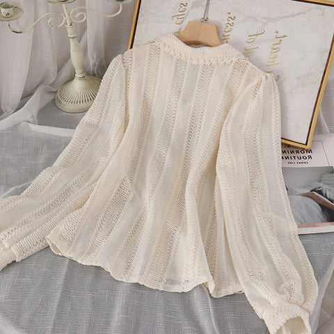 Spitzenhemd mit spitzem Kragen und Knopfleiste