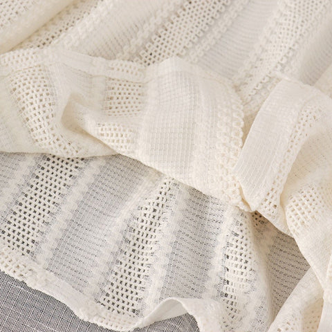 Spitzenhemd mit spitzem Kragen und Knopfleiste