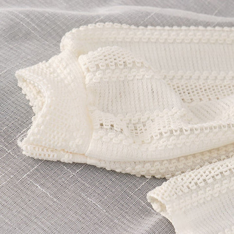 Spitzenhemd mit spitzem Kragen und Knopfleiste