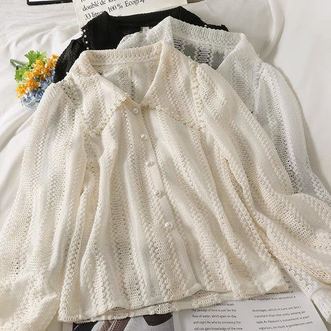 Spitzenhemd mit spitzem Kragen und Knopfleiste