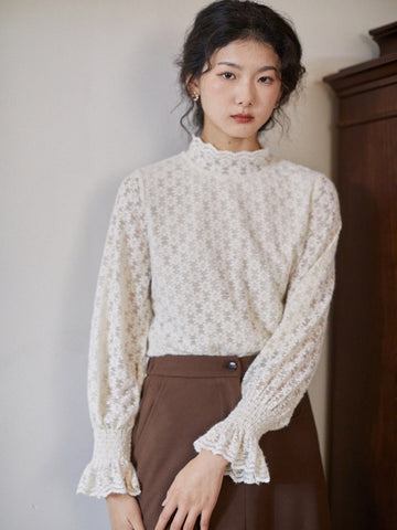 Bluse mit Gänseblümchenspitze