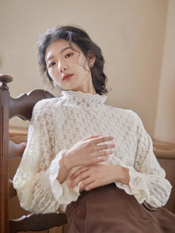 Bluse mit Gänseblümchenspitze