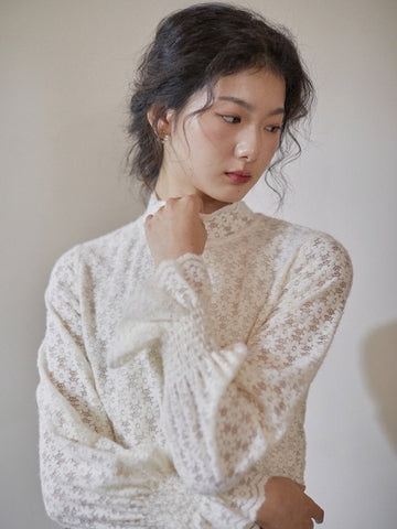 Bluse mit Gänseblümchenspitze