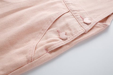 Kurzer Overall mit Herzmotiv