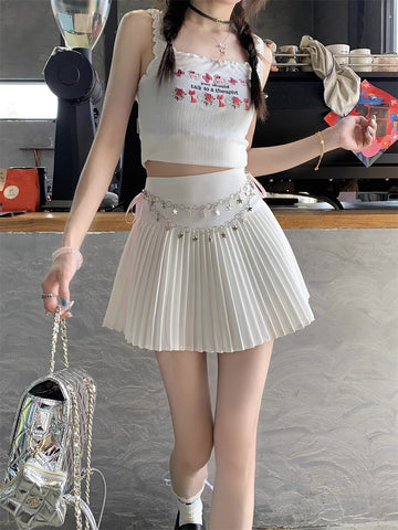 Mini-Faltenrock mit Sternkette