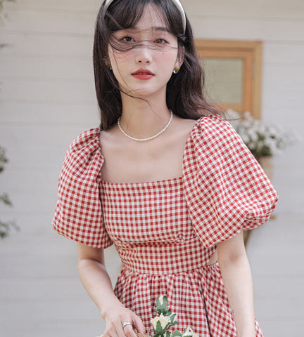 Minikleid mit Vichy-Karomuster und Puffärmeln