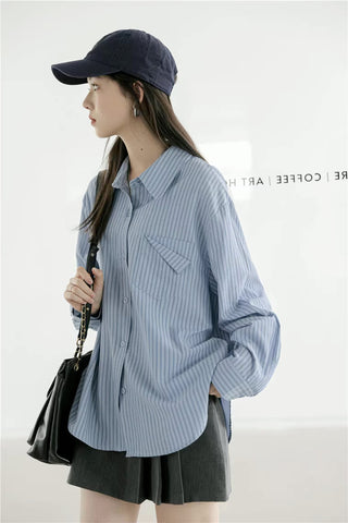 Camisa abotonada de rayas estilo boyfriend