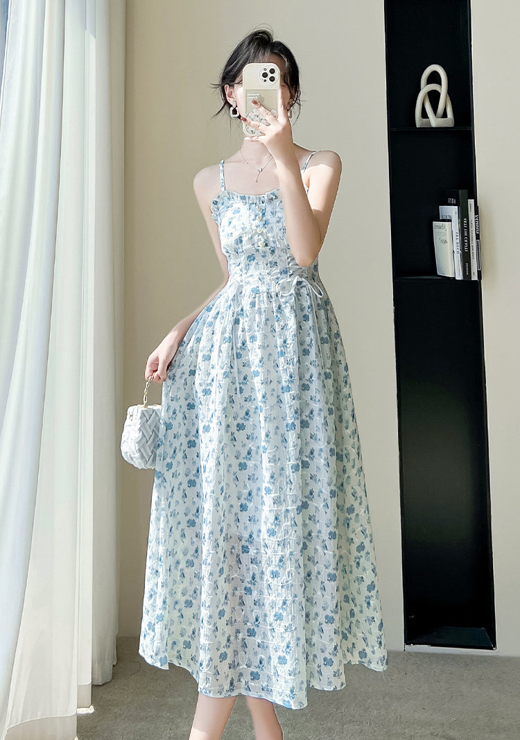 Vestido camisola con cordones y flores de mayo