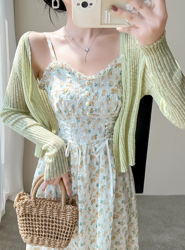 Vestido camisola con cordones y flores de mayo