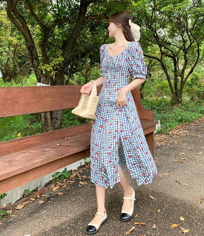 Vestido midi de cuadros escoceses de cereza