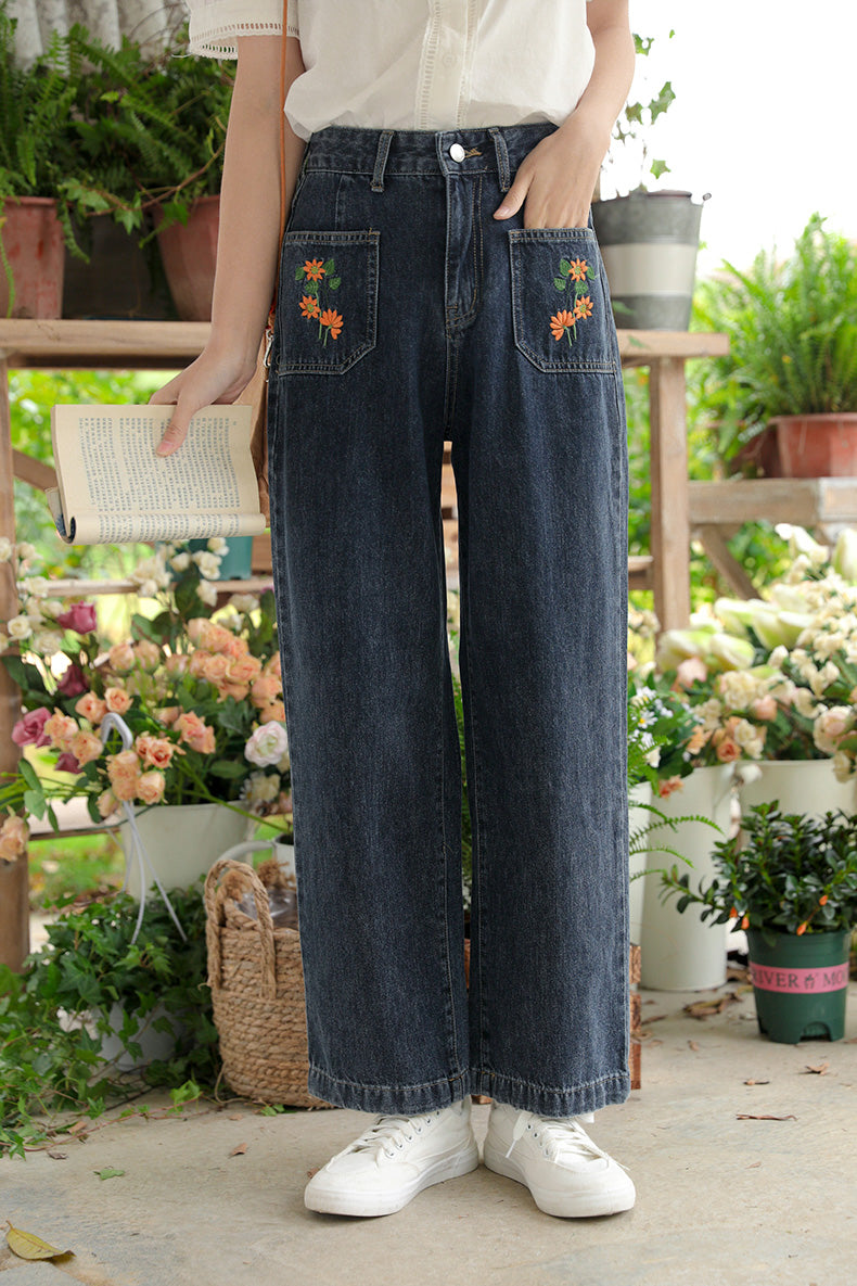 Country Daisy Embroidered Pocket Jeans