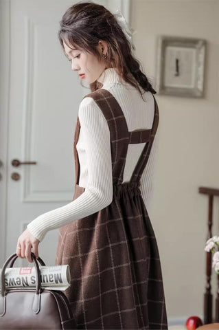 Vestido tipo pichi con chaleco a cuadros