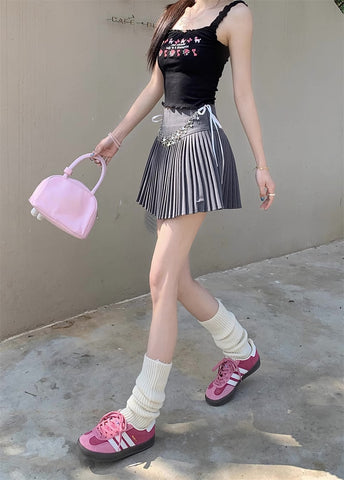 Mini-Faltenrock mit Sternkette