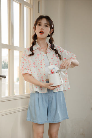 Camisa corta con botones de conejito rosa