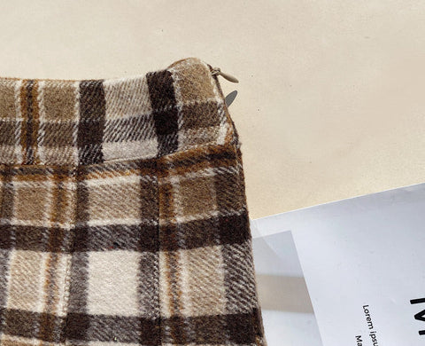 Rustikaler karierter Tennisrock