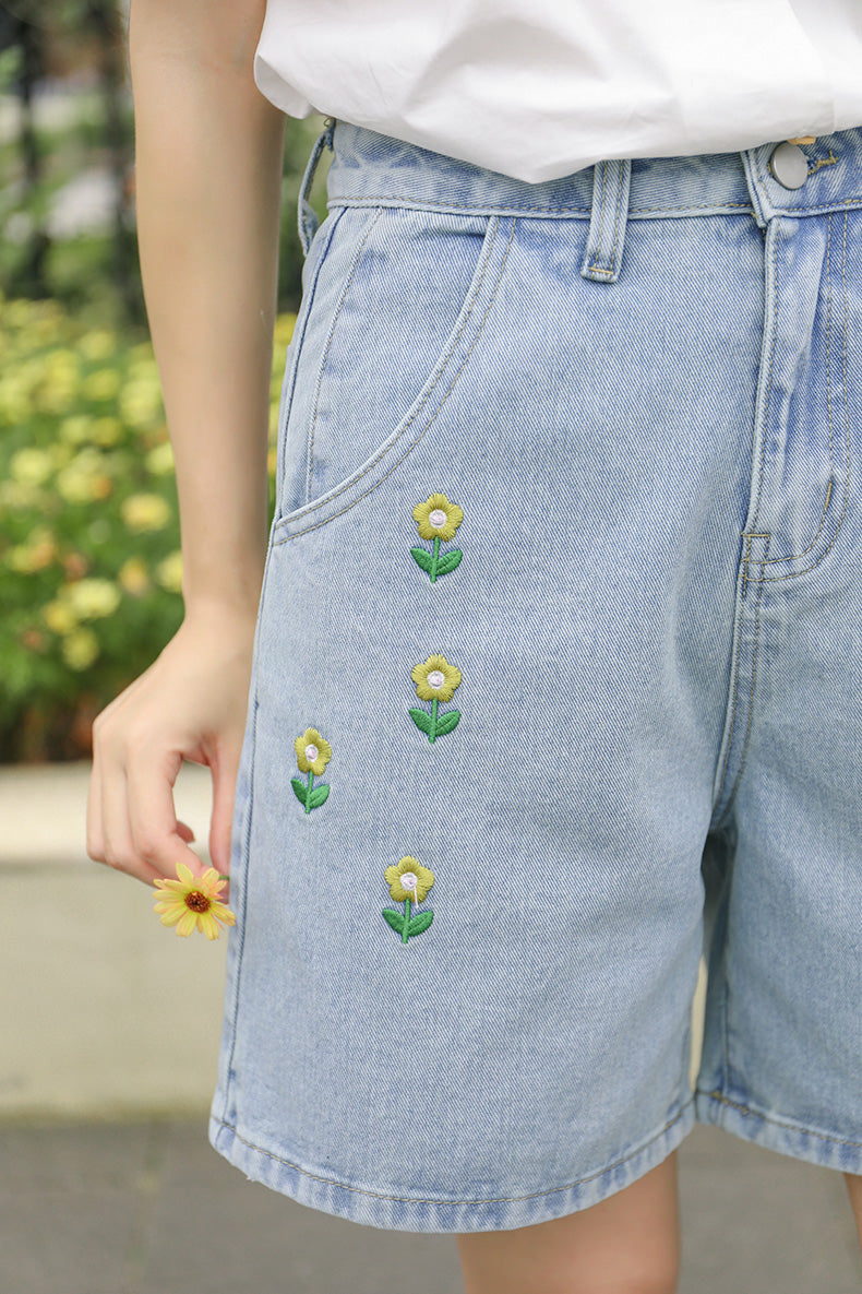 Shorts mit Blumenstickerei