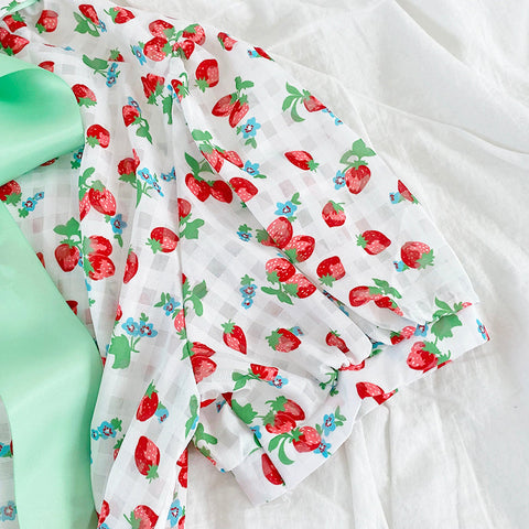 Camisa abotonada de cuadros escoceses con fresas