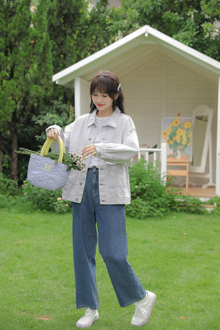 Retro-Jeans mit Blumenmuster und Taschen in Amethyst