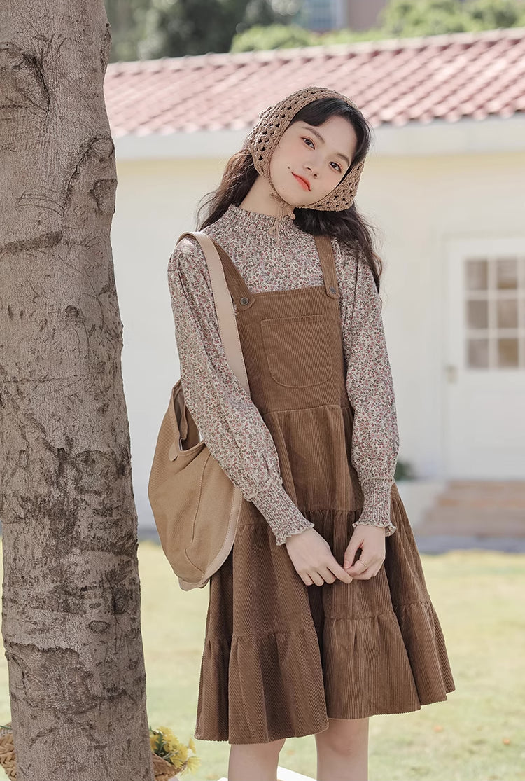 Vestido y blusa tipo pichi de pana escalonados