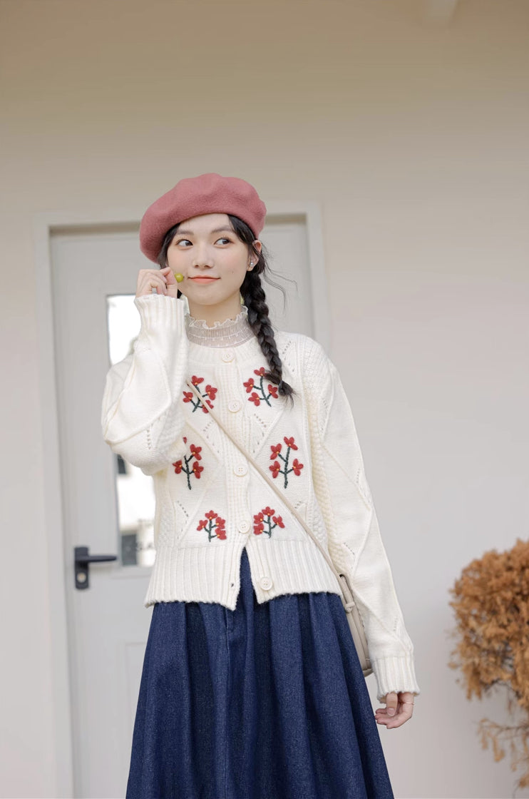 Ditsy Floral Embroidered Round Neck Cardigan