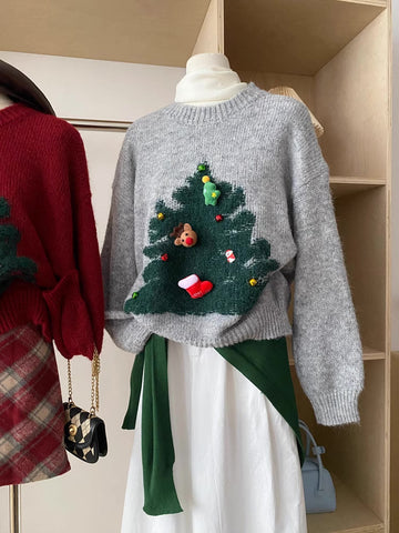 Suéter con dijes de árbol de Navidad