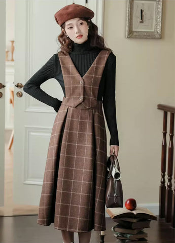 Vestido tipo pichi con chaleco a cuadros