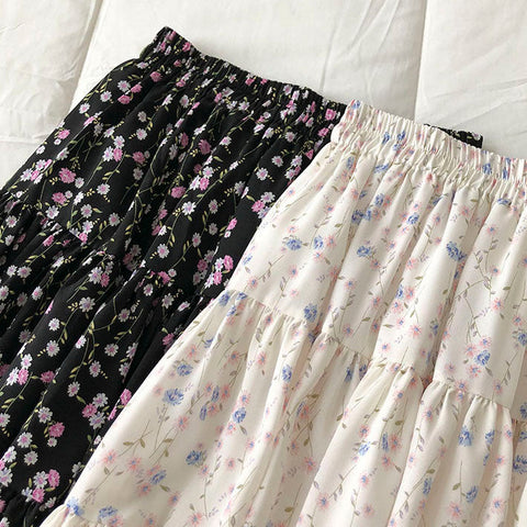 Gestufter Rock mit Blümchenmuster