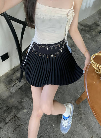 Mini-Faltenrock mit Sternkette