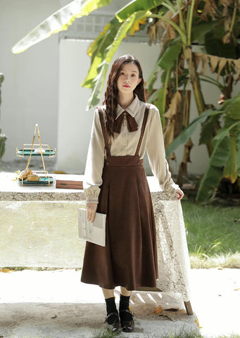 Hosenträgerrock / Bluse aus Cord-Wildleder