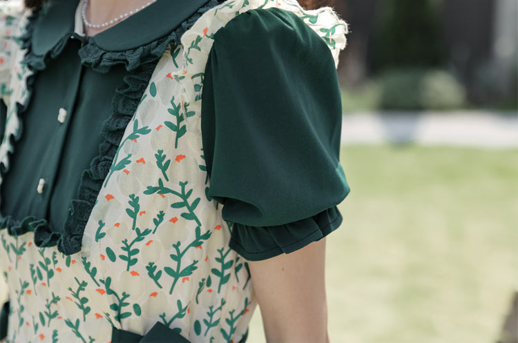 Trägerkleid mit Blumenmuster und Blumenmuster