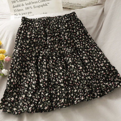 Gestufter Rock mit Blümchenmuster