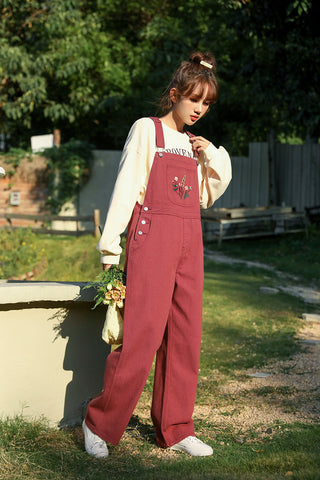 Overall mit Wildblumenstickerei