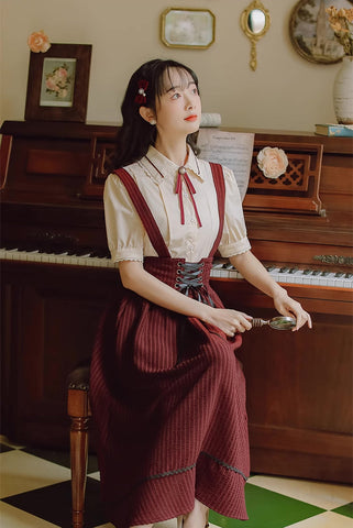 Kurzärmliges Crêpe-Hosenträgerrock-Set