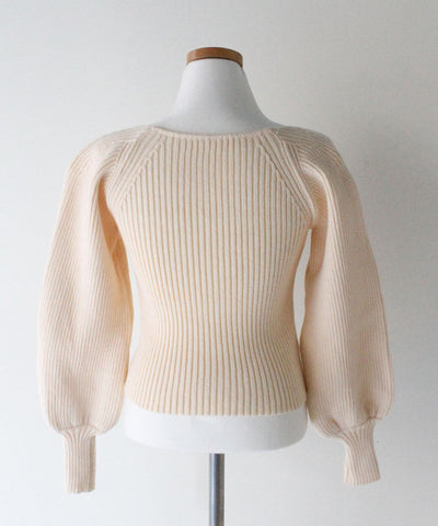 Kurzer Pullover mit gerippten Puffärmeln