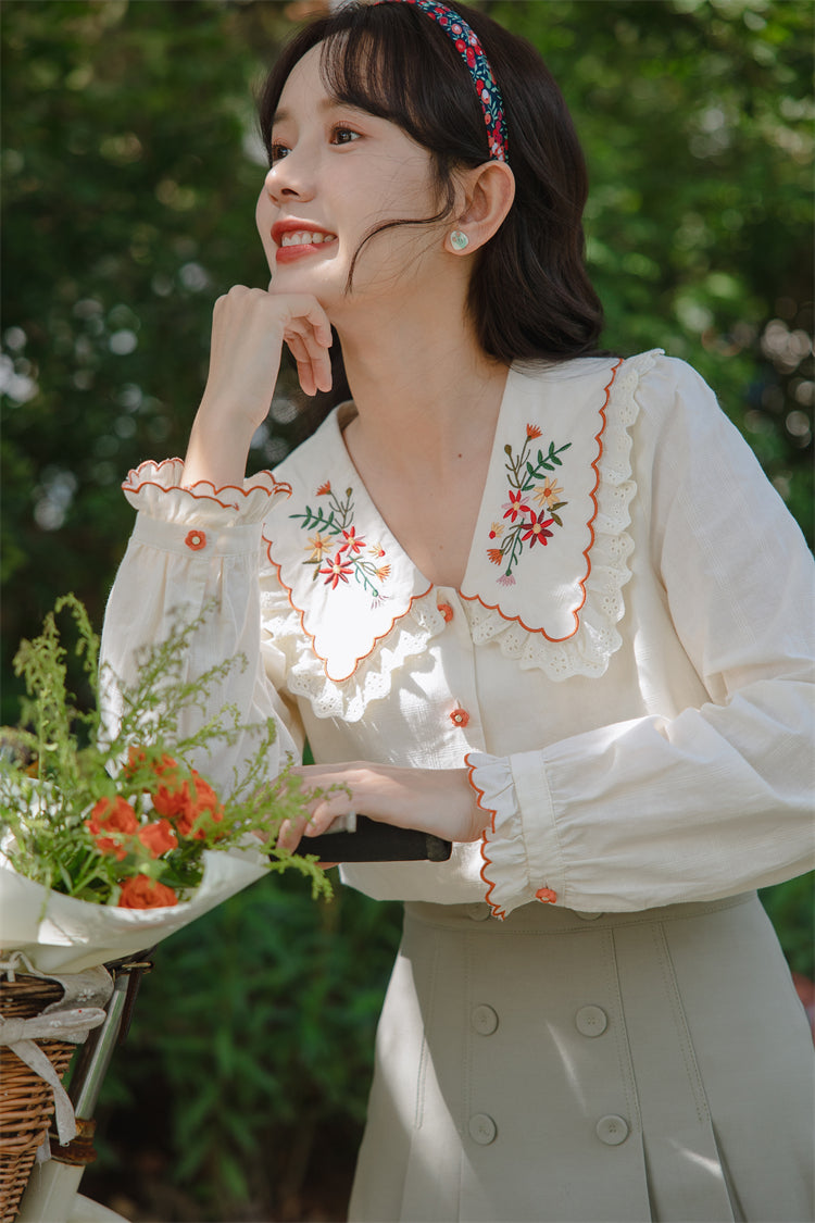 Bluse mit Blumenstickerei