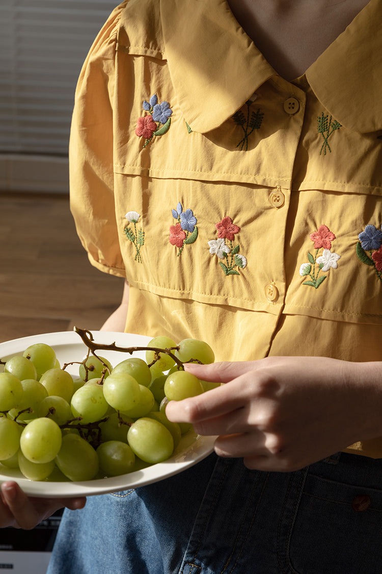 Bluse mit Retro-Blumenstickerei