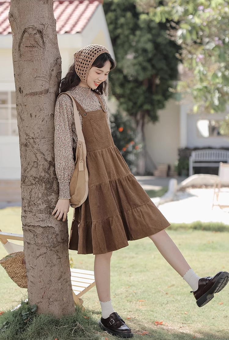 Vestido y blusa tipo pichi de pana escalonados