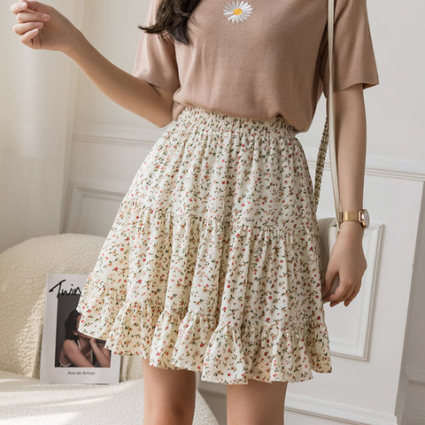 Gestufter Rock mit Blümchenmuster