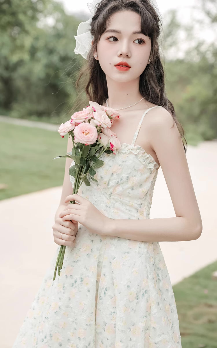 Vestido mini de tirantes con rosa descolorido