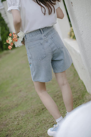 Flower Pocket Embroidered Shorts