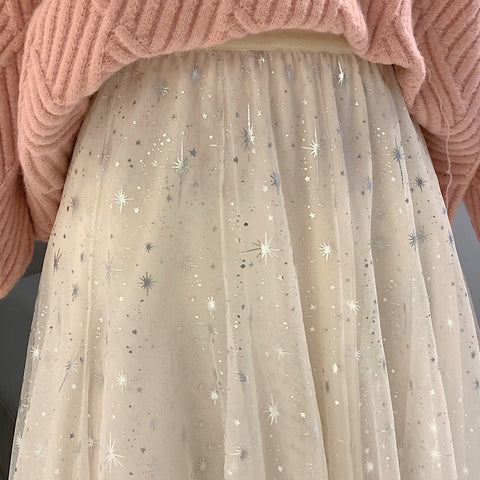 Tüllrock mit funkelnden Sternen